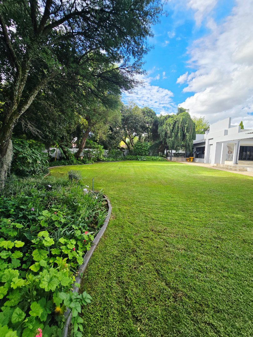 6 Bedroom Property for Sale in Wilkoppies North West